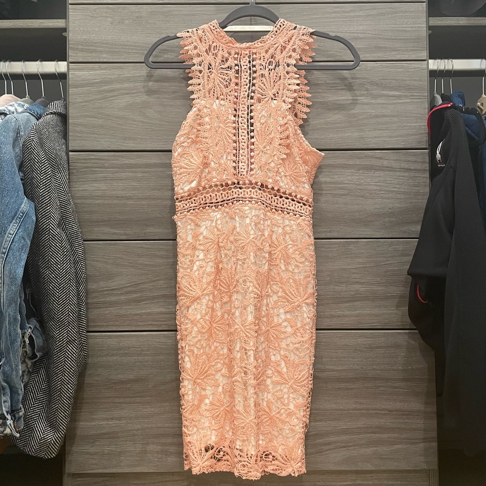 Cute pink dress!